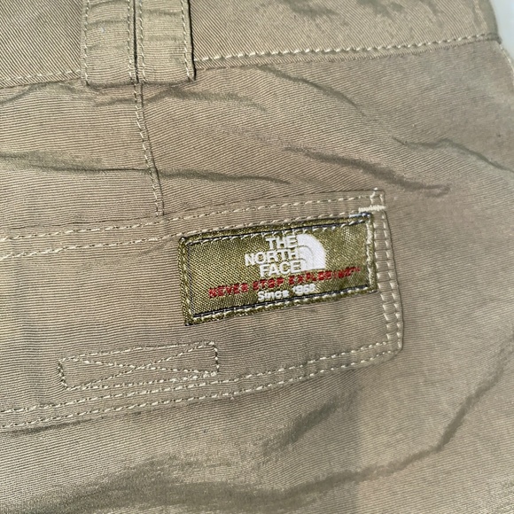 New Condition The North Face Capri in Army Green - Picture 3 of 8